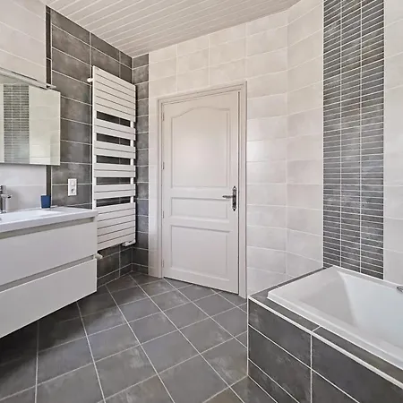 Maison, Vue Imprenable Sur La Loire, Ideal Famille *